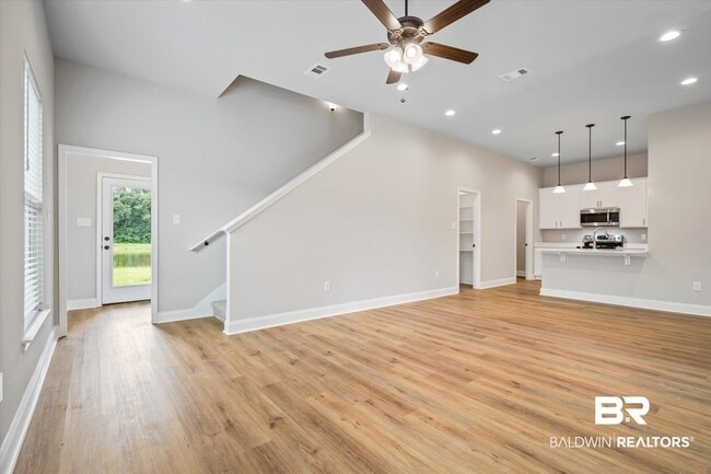 Building Photo - 950 Gibson Ct