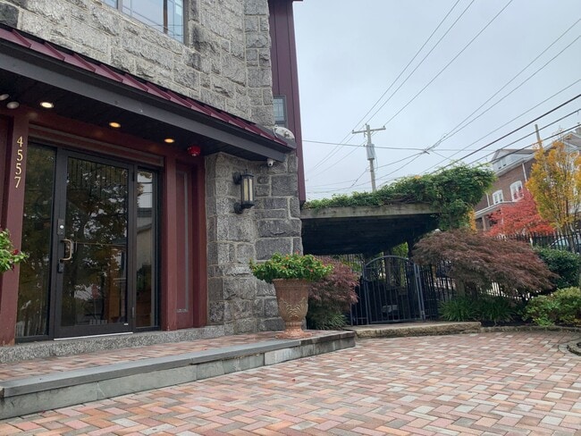 Building Photo - Beautiful 2 Bedroom Available in Manayunk