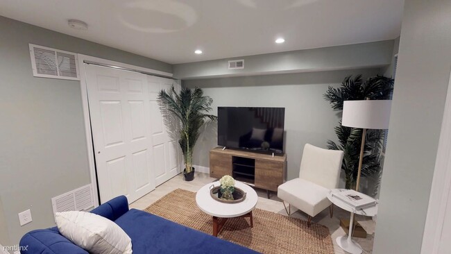 Building Photo - 1 br, 1 bath House - 744 S 9th St Private ...