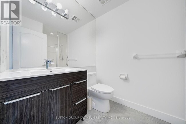 Building Photo - 1 Elm Dr W