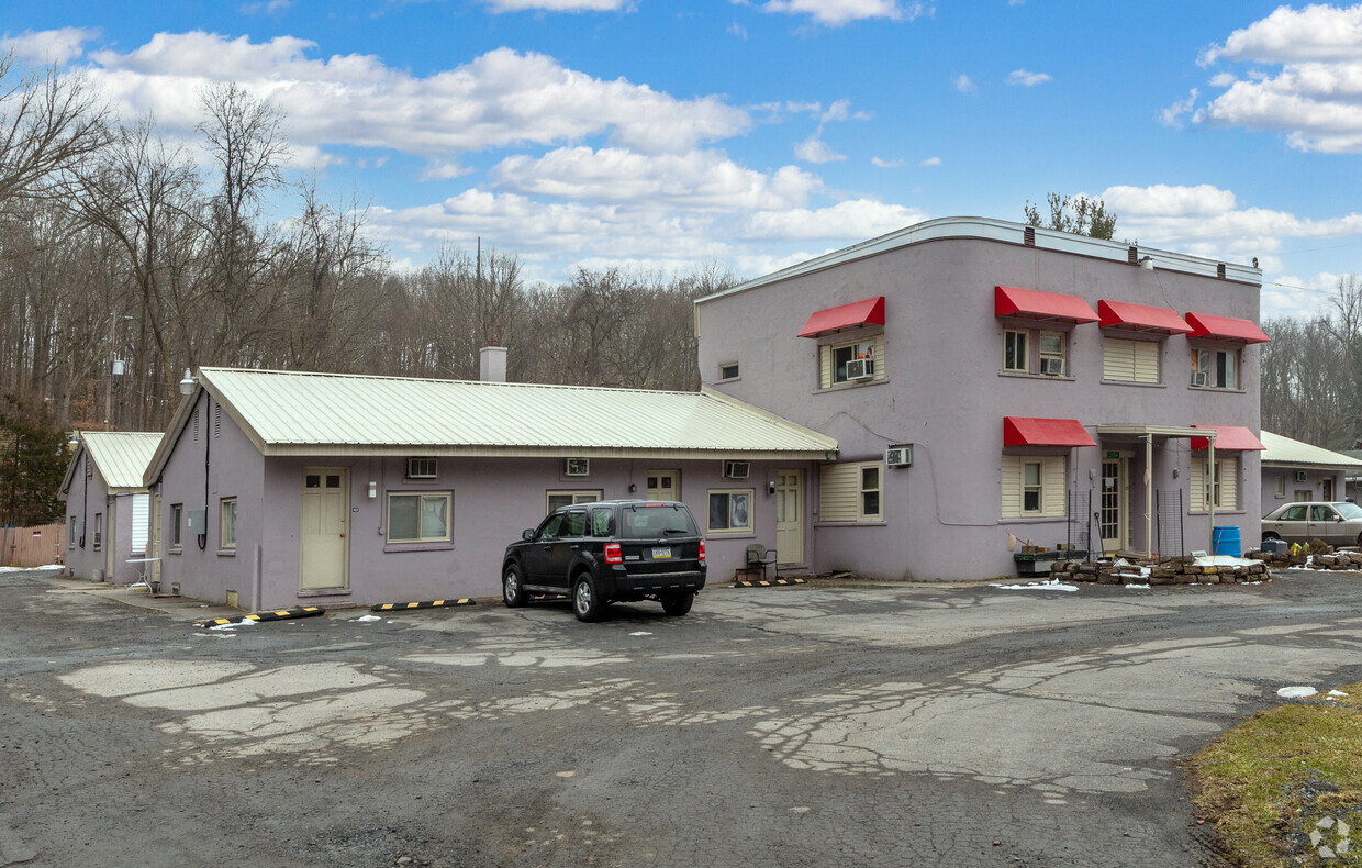 Exterior - Fox Hill Efficiency Apartments