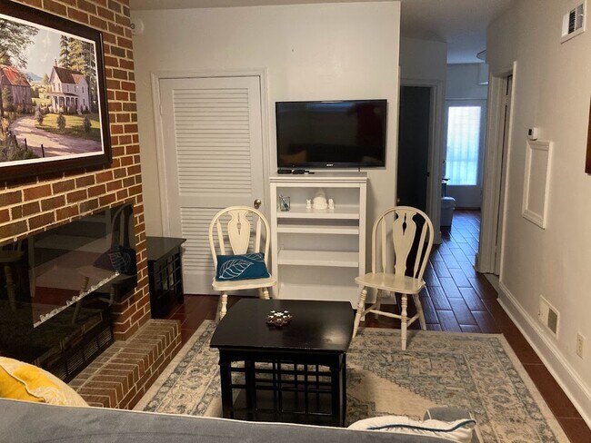 Foto del edificio - 704 12th St NE