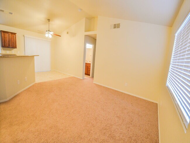 Foto del edificio - 3825 Gulliver St