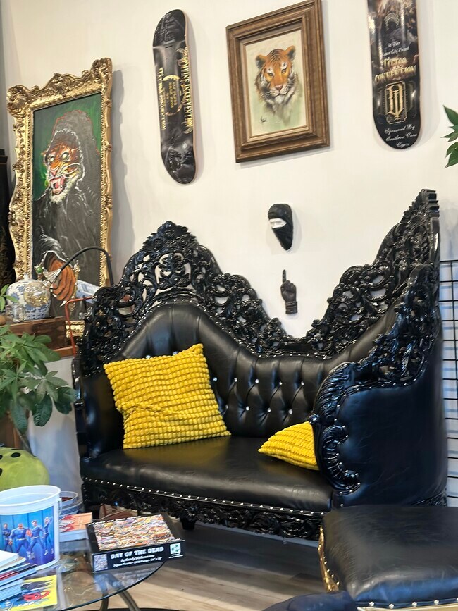 Building Photo - 911 E 5th St