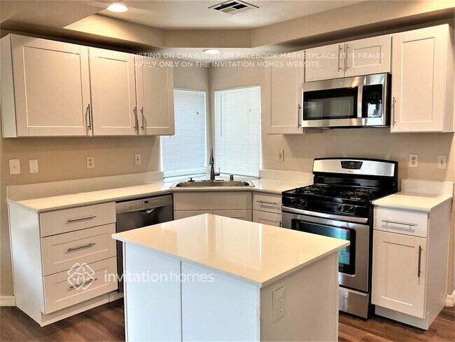 Foto del edificio - 914 Sparrow Ct