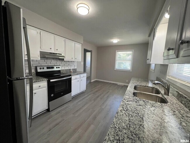 Foto del edificio - 1217 E Forrest Hill Ave