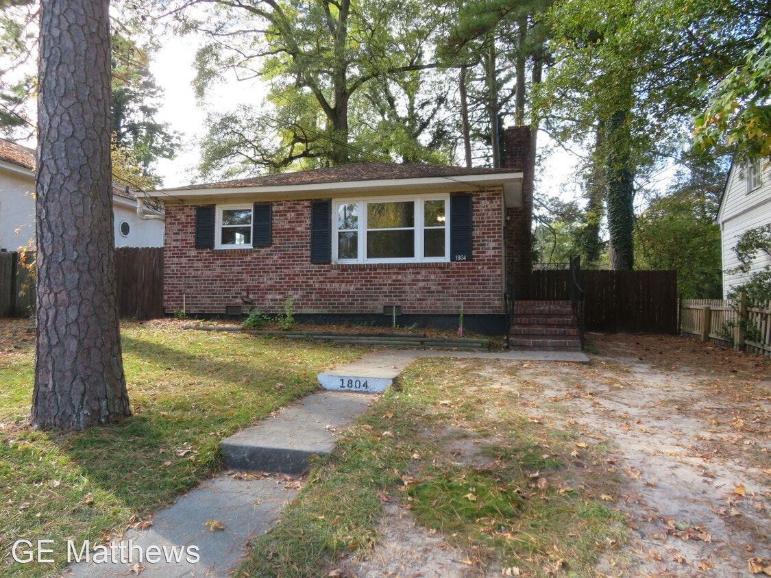3 br, 1.5 bath House 1804 East Boulevard House Rental in Petersburg
