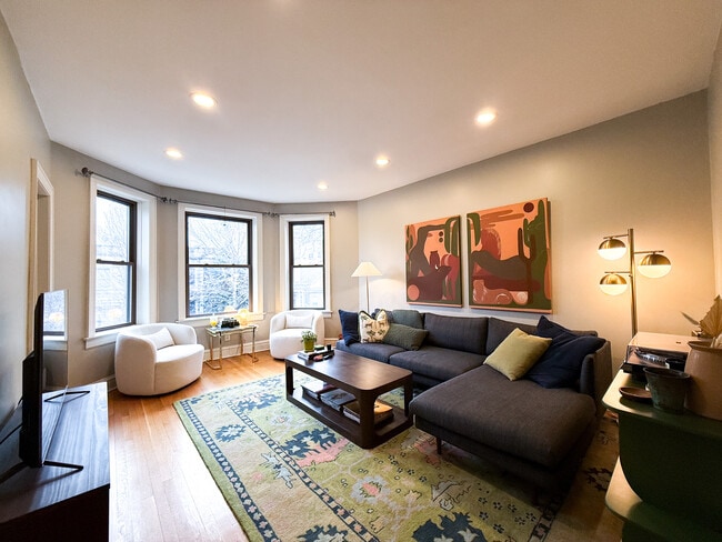 Photo - 3008 W George St Apartment