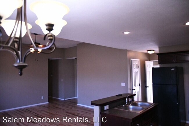 Building Photo - 3 br, 2 bath House - 3502 S. Juniper