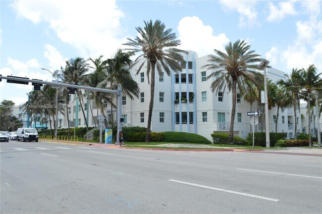 Building Photo - 9172 Collins Ave