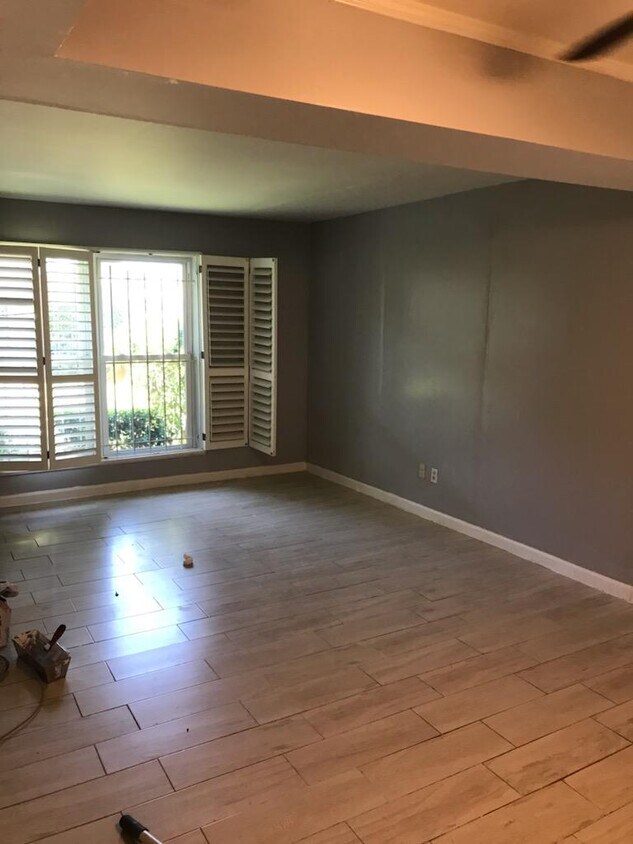 Foto principal - 6601 Wanda Ln