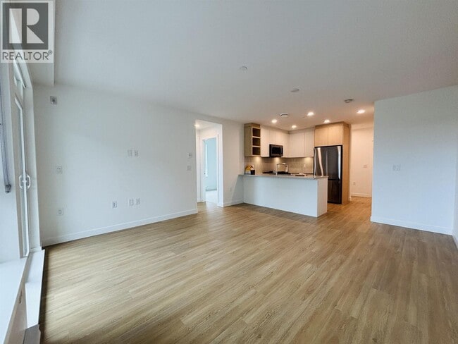 Building Photo - 723 Grover Ave