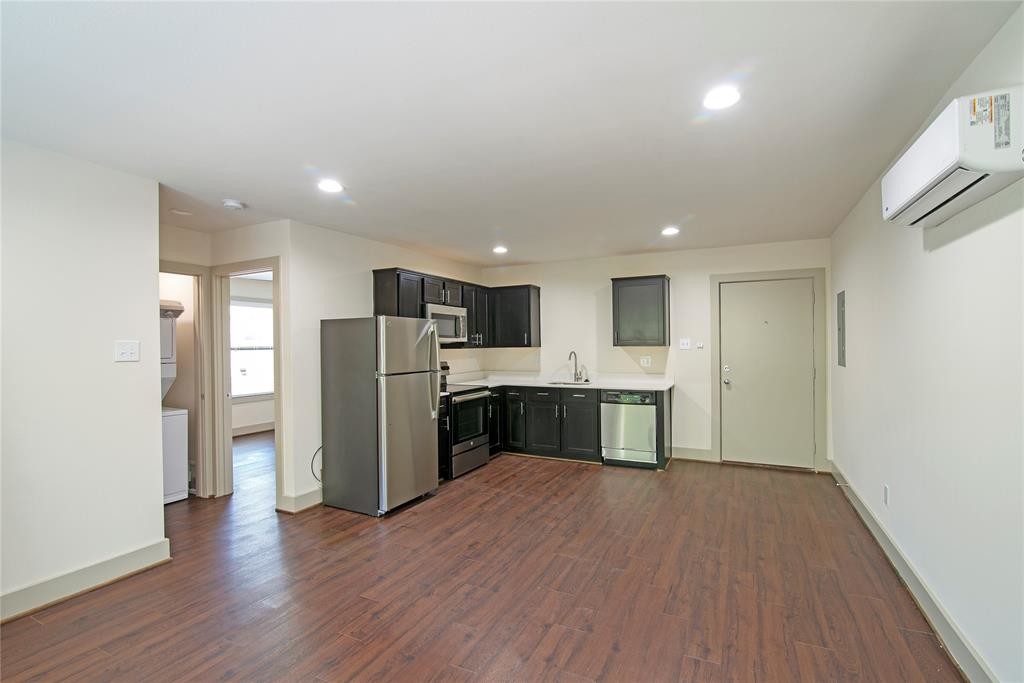 Primary Photo - 2100 Woodhead St