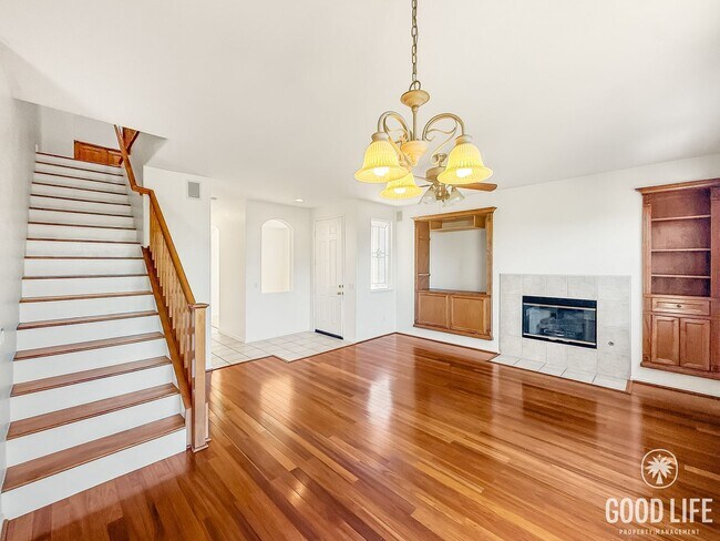 Foto del edificio - 3B 2.5BA Townhouse End-Unit in Eastlake Vi...