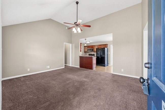 Foto del edificio - 3 Bedroom Pet Friendly Home For Rent Close...