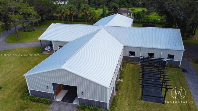 Foto del edificio - 14561 Tangerine Dr