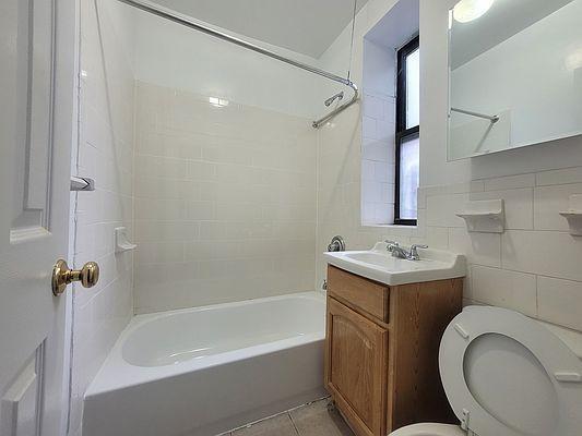 Building Photo - 1 bedroom in BRONX NY 10451