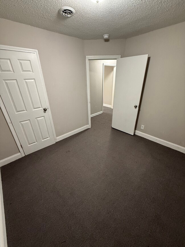 Foto del edificio - 411 Courson St