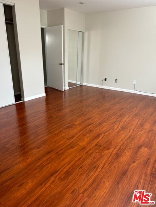 Foto del edificio - 2433 S Burnside Ave