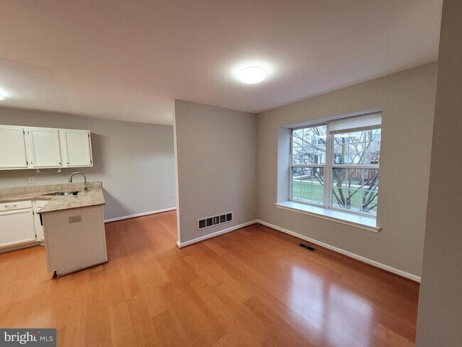 Building Photo - 5805 Spruce Mill Dr