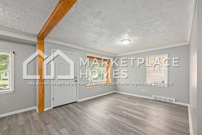 Building Photo - 10692 Meuse St