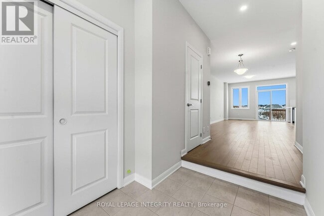 Building Photo - 714 Fairline Row