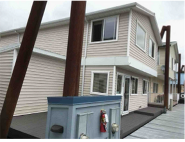 Building Photo - Floating Home For Rent! Boat Slip Available!!