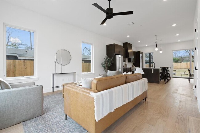 Foto del edificio - 1009 E 44th St