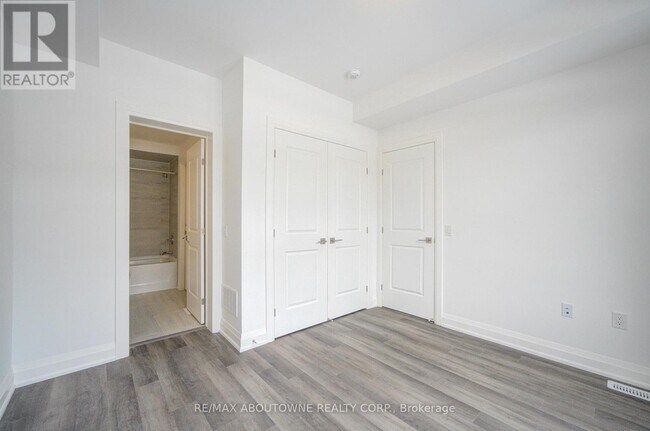 Photo du bâtiment - 3172 SIXTH LINE