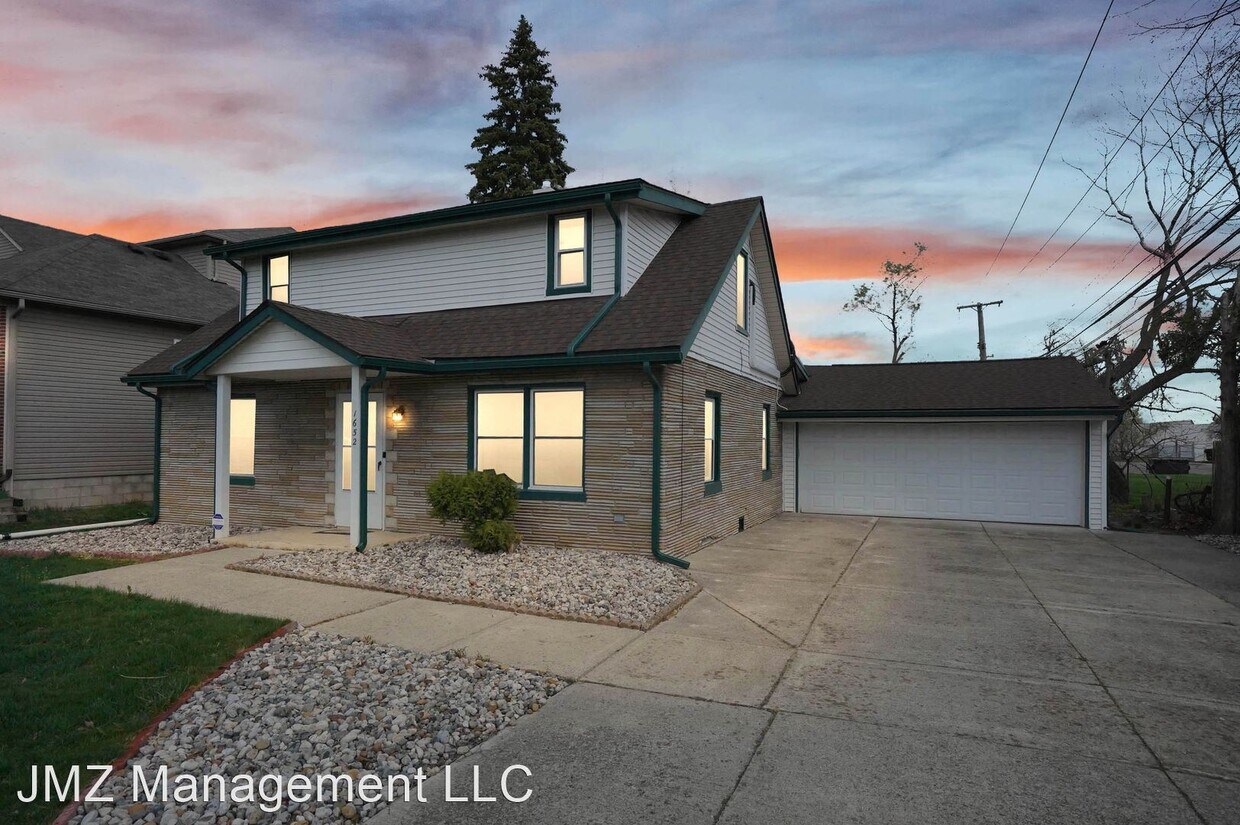 Primary Photo - 3 br, 2 bath House - 1652 Van Courtland Dr