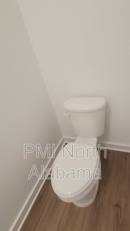 Foto del edificio - 7601 Discovery Pt Dr NW