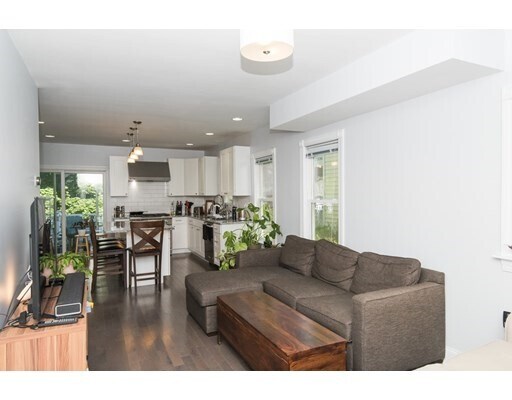 Foto del edificio - 242 Willow Ave