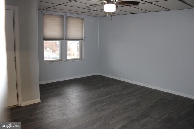 Building Photo - 49 Cedar St