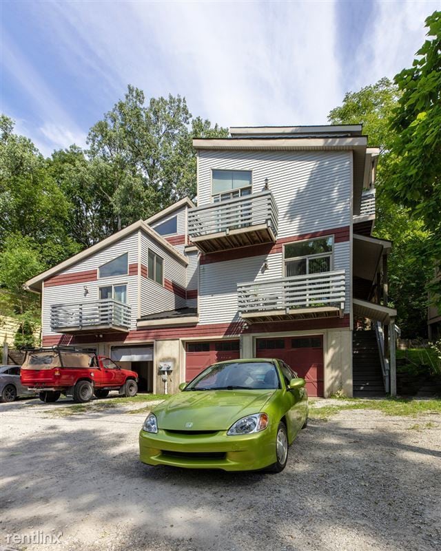 Building Photo - 1556a Jones Dr