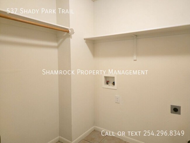 Foto del edificio - 3/2 Duplex near Hewitt Park