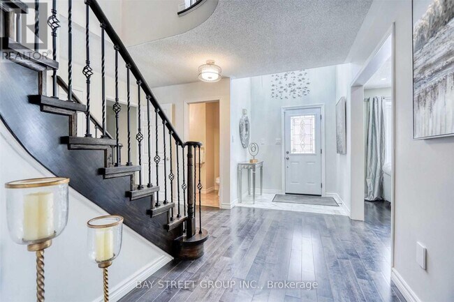 Building Photo - 9 Ingleborough Ct