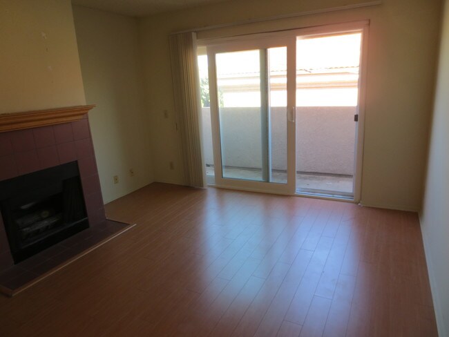 Foto del edificio - 10611 Moorpark St
