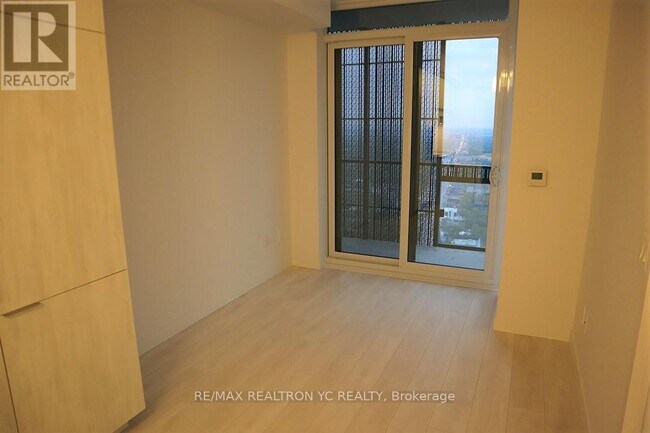 Photo du bâtiment - 4804-4808 EGLINTON Ave