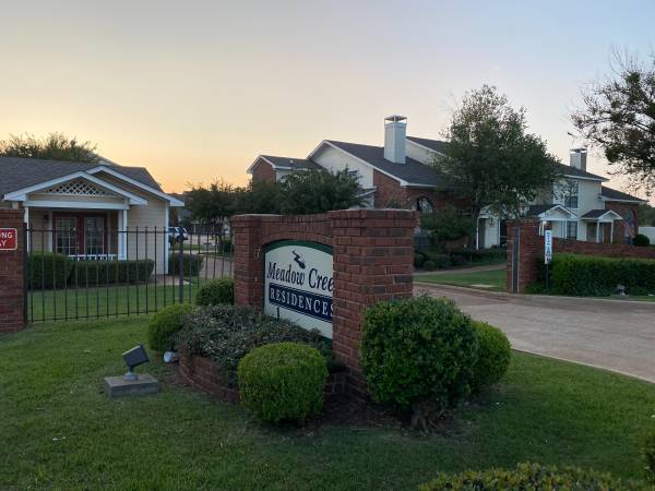 Primary Photo - 45 Meadow Creek Dr