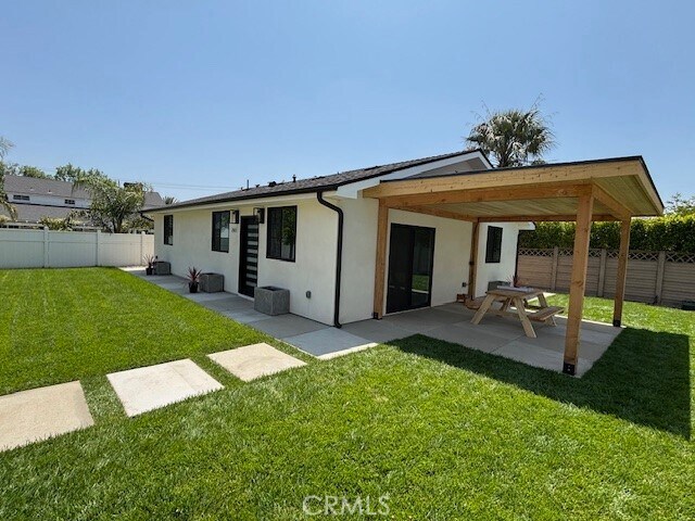 Foto principal - 21803 Chatsworth St