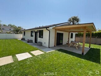 Building Photo - 21803 Chatsworth St