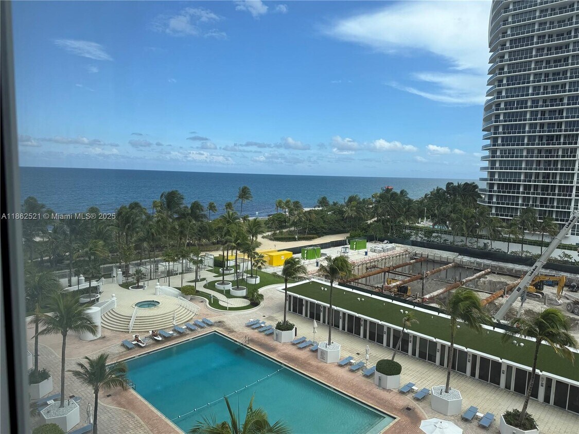 Foto principal - 10275 Collins Ave