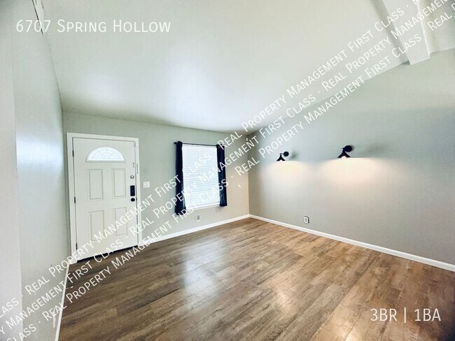 Foto del edificio - 6707 Spring Hollow St