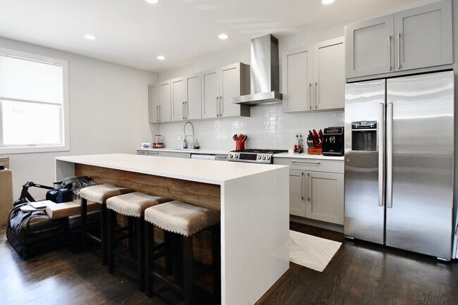 Foto del edificio - 5646 N Ashland Ave