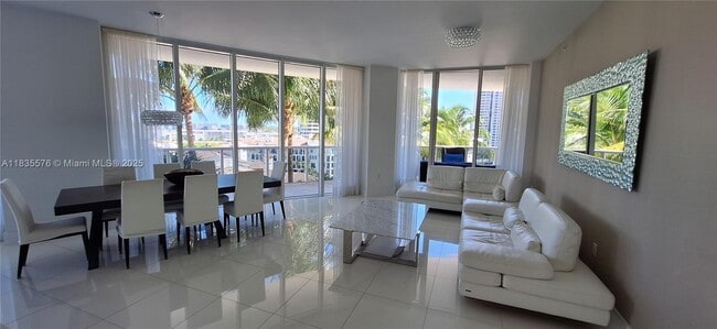 Foto del edificio - 4100 Island Blvd