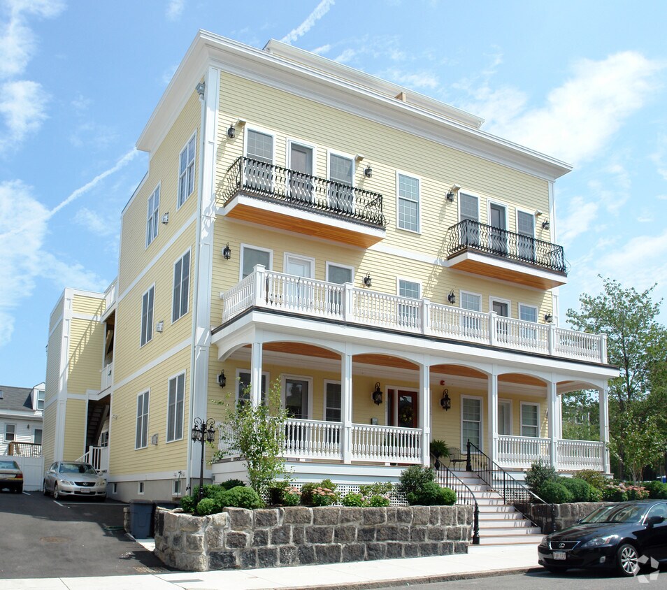 Building Photo - 322-324 W 4th St