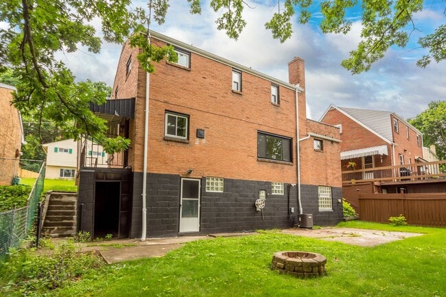 Building Photo - READY FOR MOVE IN! FULLY REMODELED 3-BEDRO...