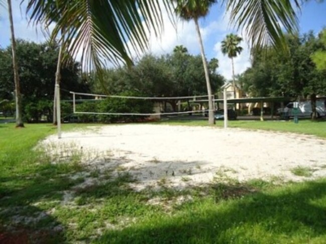 Building Photo - Venetian Palms 1/1!  Water Included!  Swim...