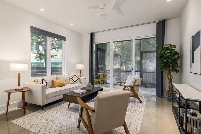 Foto del edificio - 2111 Brackenridge St