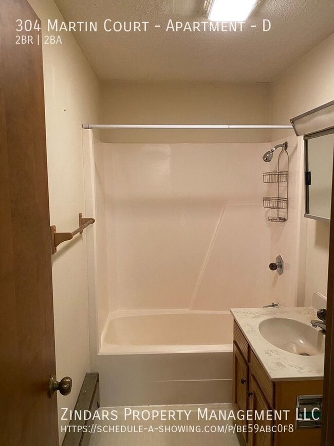 Building Photo - 304 Martin Ct